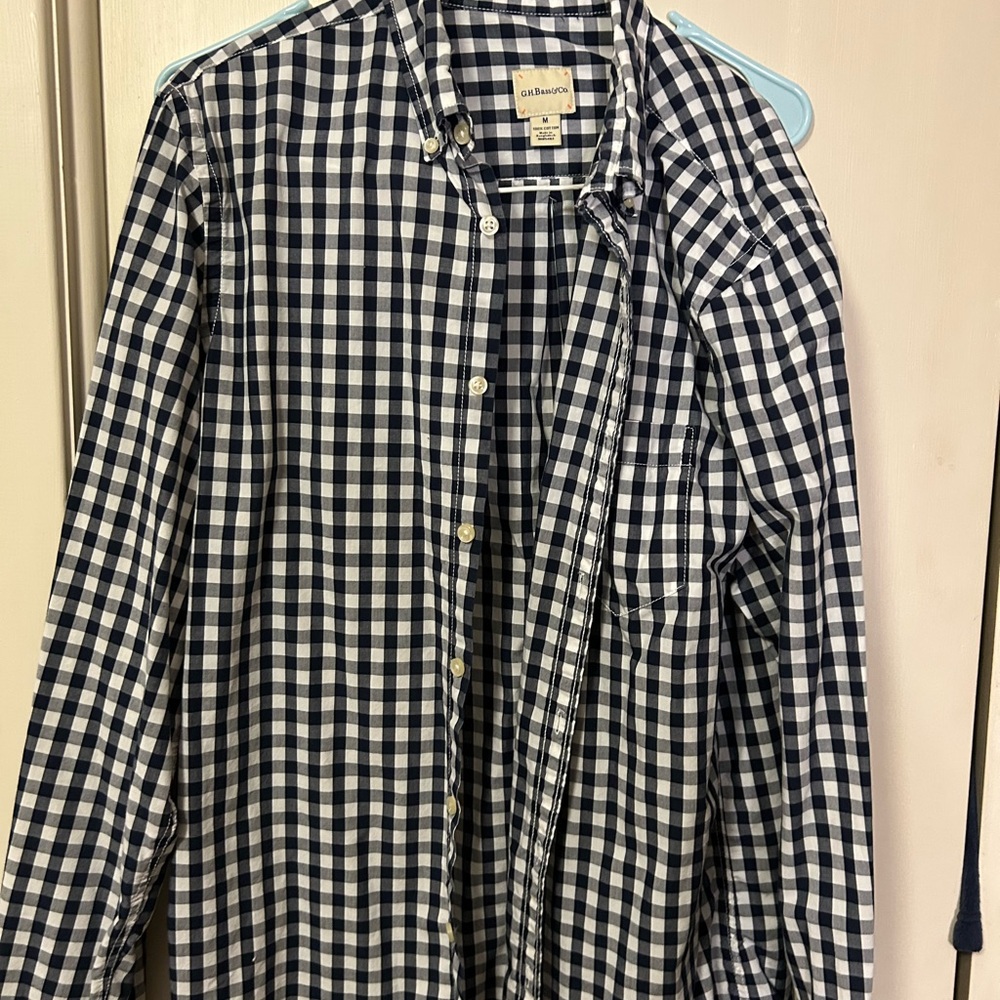 G.H. Bass & Co. Black and White Checkered Casual Button Down Shirt